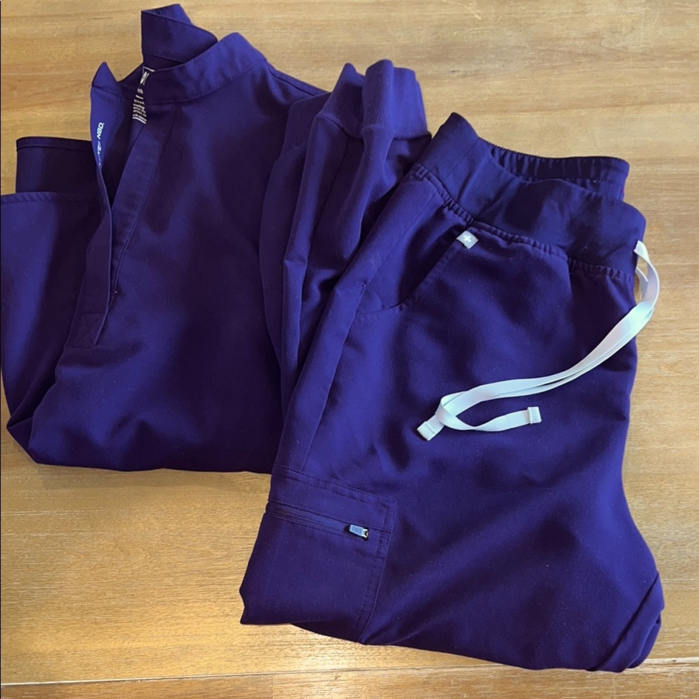Figs set! Figs Purple Jam Rafaela scrub top, Zamora jogger scrub pants size